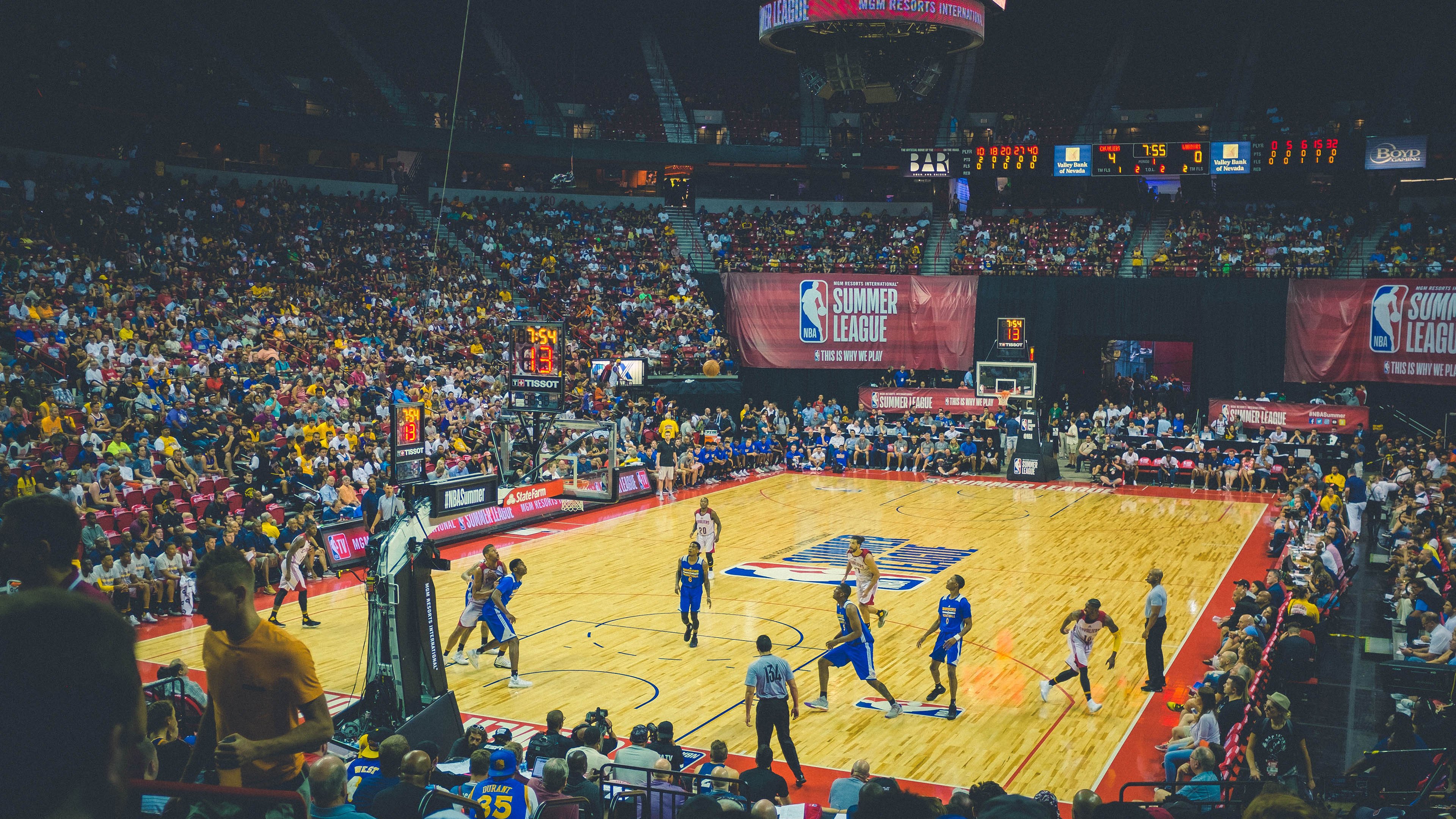 篮球运动员专项技能提升路径与训练方法，篮球运动员的训练项目